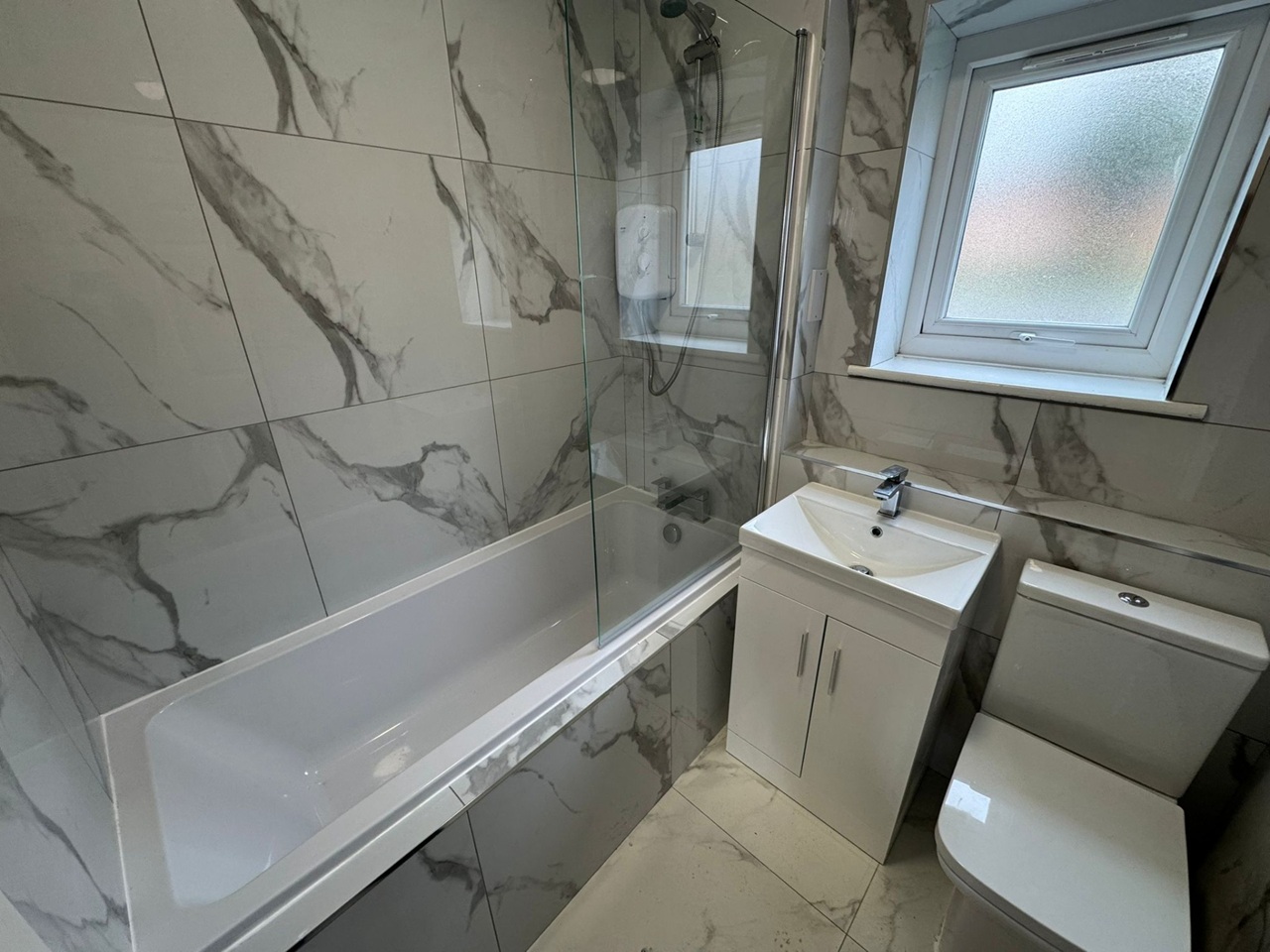 2 Bed Flat, Gladstone Court, L8, N1 7GU