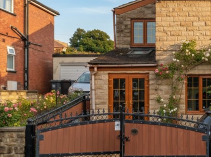 3 Bed Flat, Purlwell Hall Road, WF17