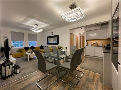 3 Bed Flat, Pelham Court, SW3