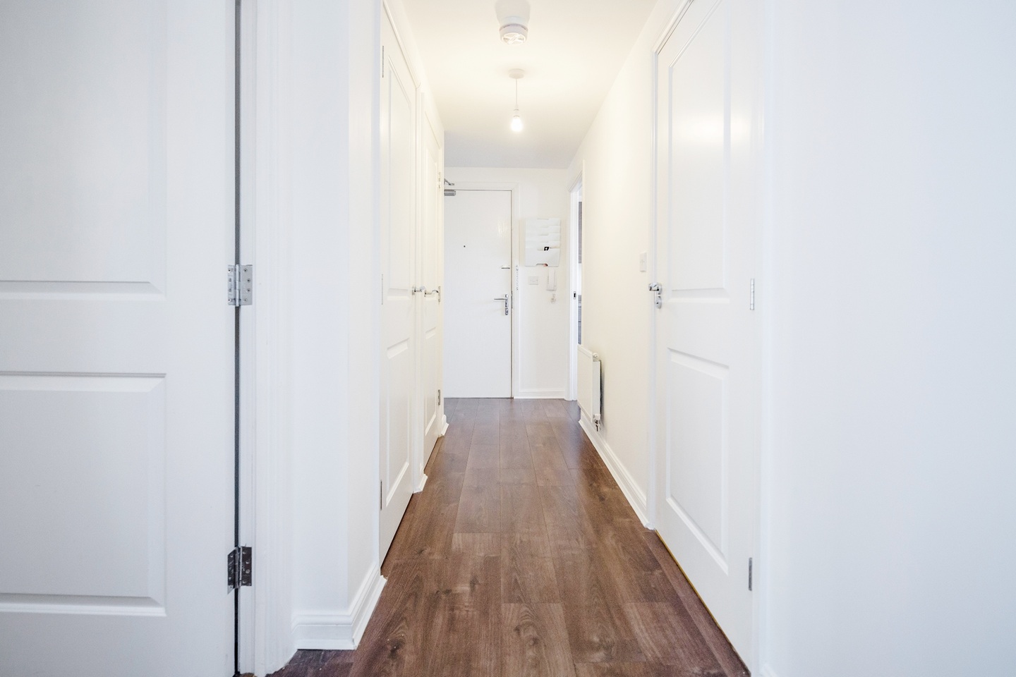 grays-2-bed-flat-gumley-road-rm20-to-rent-now-for-1-450-00-p-m