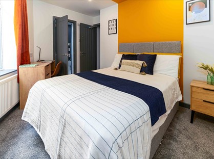 Room in a Shared House, Valley Road, OL2