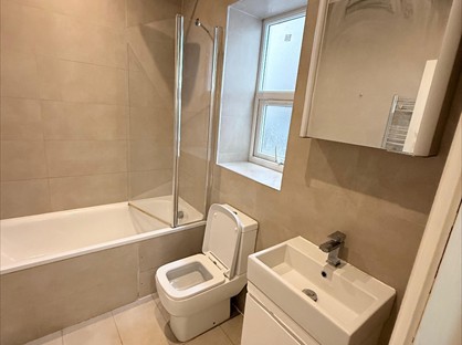 1 Bed Flat, The Mall, W5