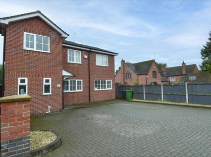 4 Bed Detached House, The Retreat, B61