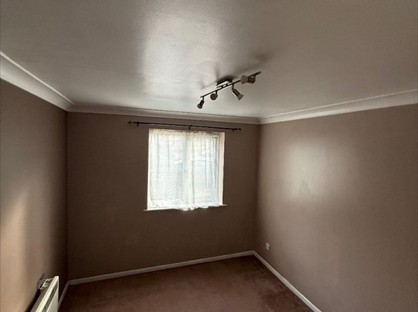 2 Bed Flat, Redford Close, TW13