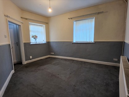 3 Bed End Terrace, Victoria Street, OL13