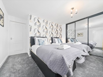 2 Bed Terraced House, Rothesay Crescent, ML5