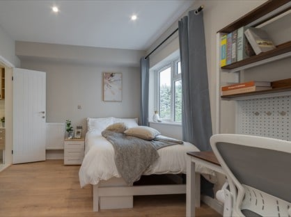 Room in a Shared House, York Road, GU22