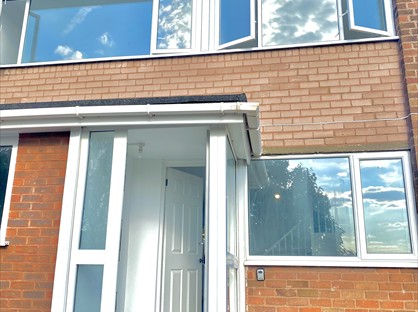 4 Bed Semi-Detached House, Winchester Rise, DY1