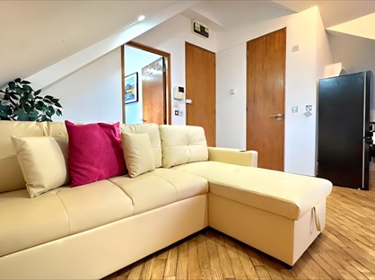 1 Bed Flat, The Dairy, W7