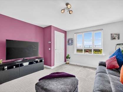 3 Bed End Terrace, Lochleven Crescent, KA3