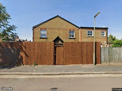 Room in a Shared House, Hook Road, KT19