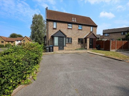 1 Bed Terraced House, Stonefield Way, RH15