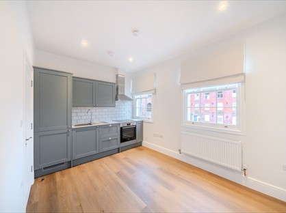 1 Bed Flat, Innox Place, BA14