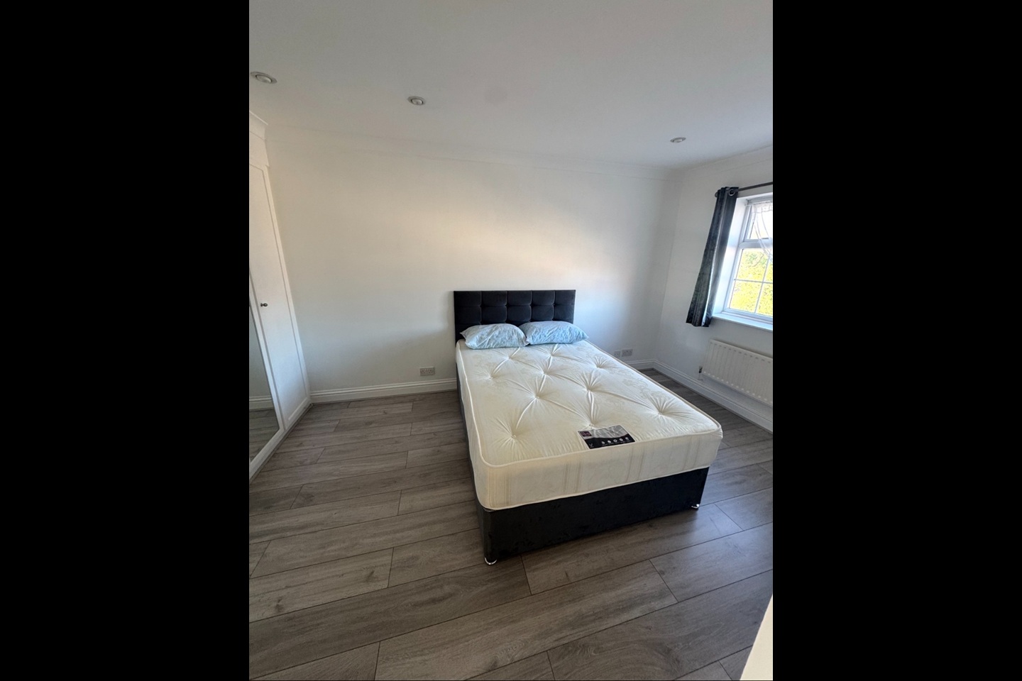 Room in a Shared House, Patrick Coman House, EC1V