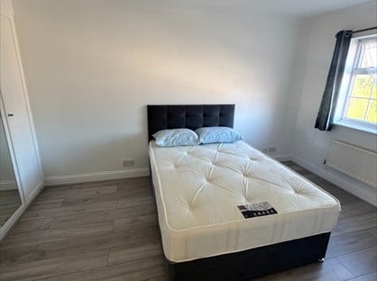 Room in a Shared House, Patrick Coman House, EC1V