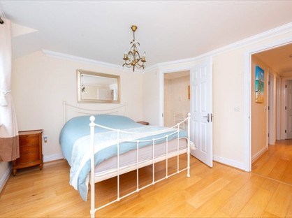 Room in a Shared House, Penrose Gardens, GU12