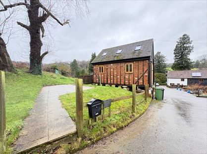 1 Bed Detached House, Rookery Hill Farm, RH4