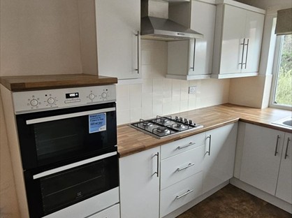 Studio Flat, Hamilton Court, L23