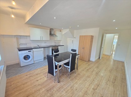 2 Bed Flat, High Street, CR7