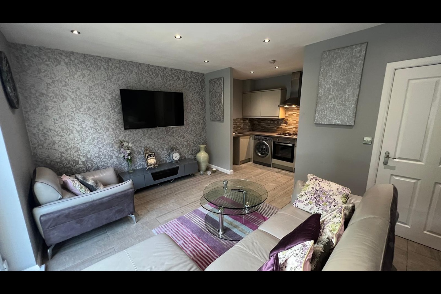 2 Bed Maisonette, Primrose House, S6