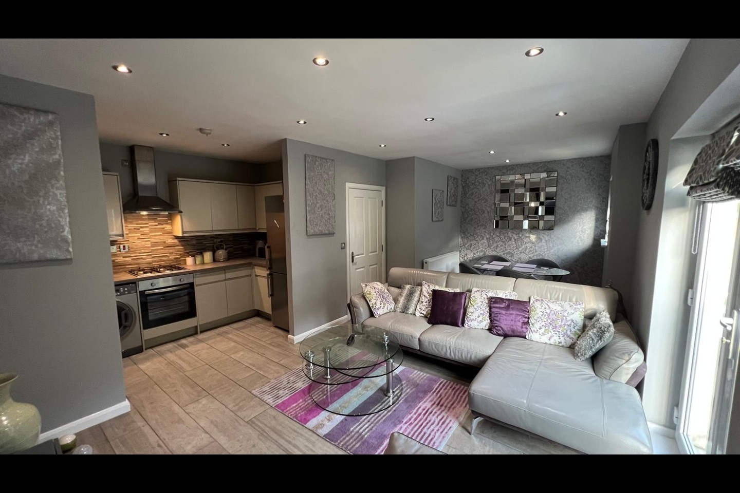 2 Bed Maisonette, Primrose House, S6 photo 3