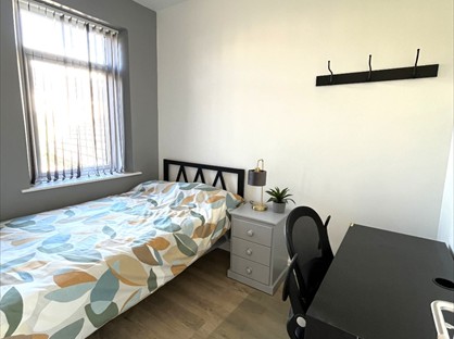Room in a Shared House, Ash Street, HD1