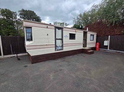 2 Bed Mobile Home, Weeping Willow, GU6