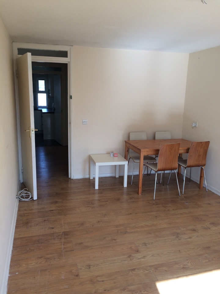 London - 2 Bed Flat, Hope Close, SE12 - To Rent Now for £1,650.00 p/m
