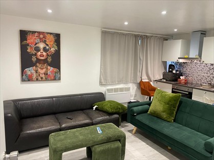 1 Bed Flat, Hindhead Gardens, UB5