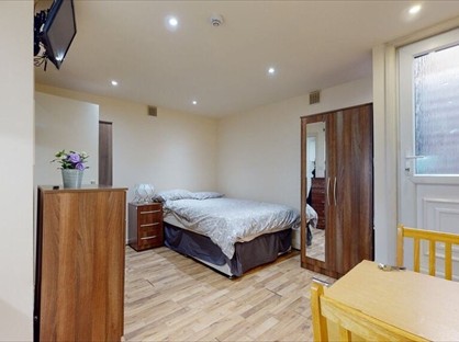 Studio Flat, London, NW2