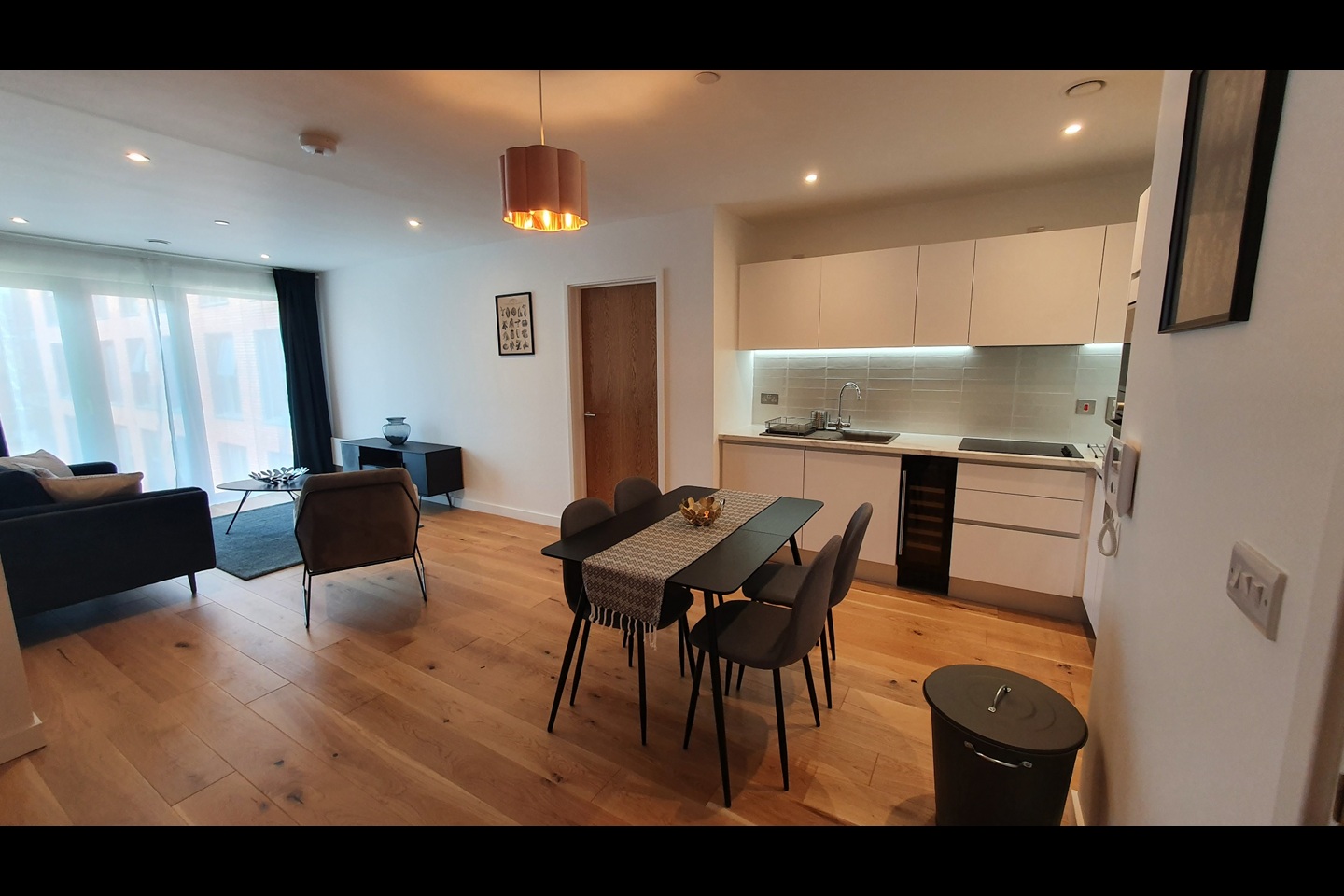2 Bed Flat, Windmill Street, B1 photo 2
