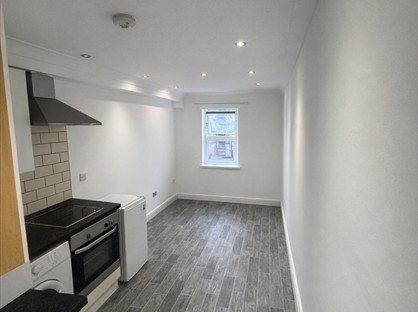 Studio Flat, Princess Street, LU1