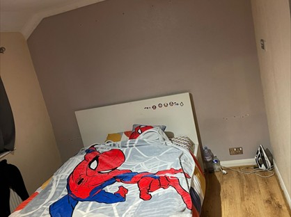 Room in a Shared House, Upper College Ride, GU15