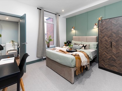 Room in a Shared House, Chorley Road, M27