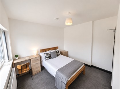 Room in a Shared House, Hill Top Road, B31