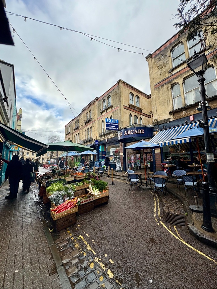 Additional image 11 of 2 Bed Flat, Victoria Square, BS8, N1 7GU