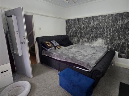 Studio Flat, Forest Road, E17