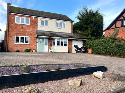 4 Bed Detached House, Church Lane, WR2