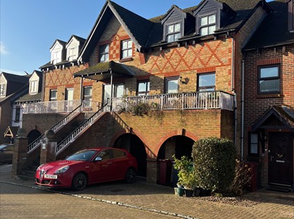 2 Bed Flat, Woodlands Lane, PO19