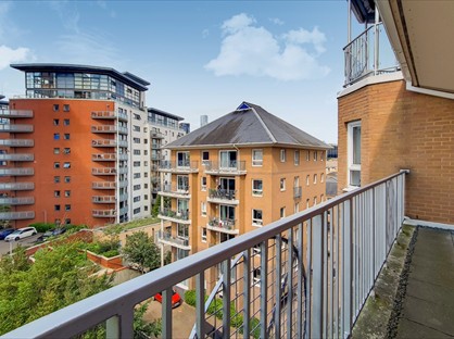 2 Bed Flat, Mercury Court, E14