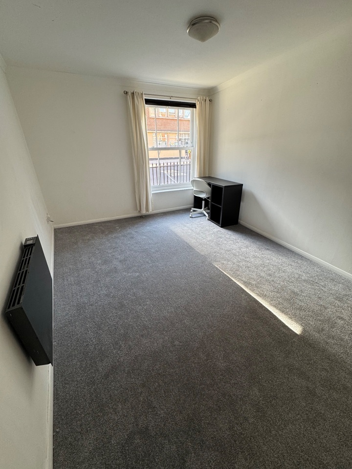 2 Bed Flat, Saco House, BS1 photo 2
