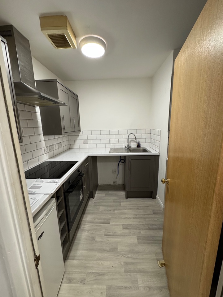 2 Bed Flat, Saco House, BS1 photo 3
