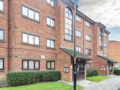 Studio Flat, Cotton Avenue, W3