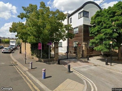 1 Bed Flat, Old Station Way, SW4