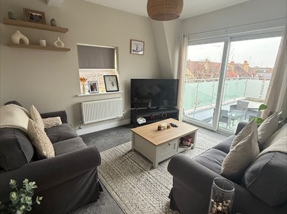 2 Bed Flat, South Wimbledon/Colliers Wood, SW19