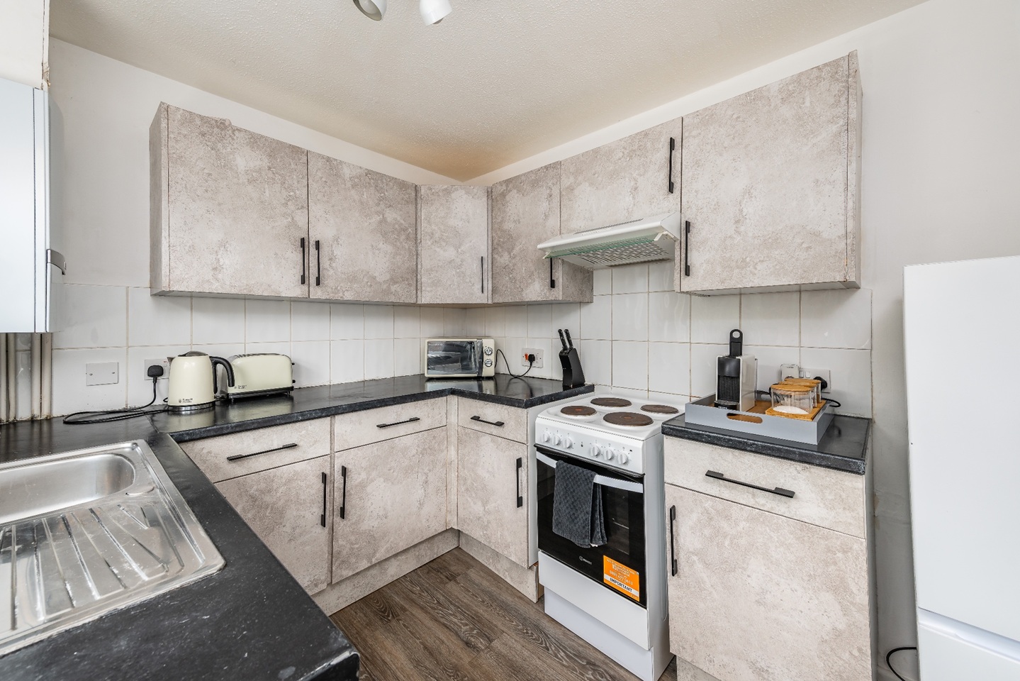 Additional image 10 of 4 Bed Semi-Detached House, Midhurst Close, CB4, N1 7GU