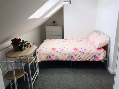 Studio Flat, Berkshire Gardens, N13