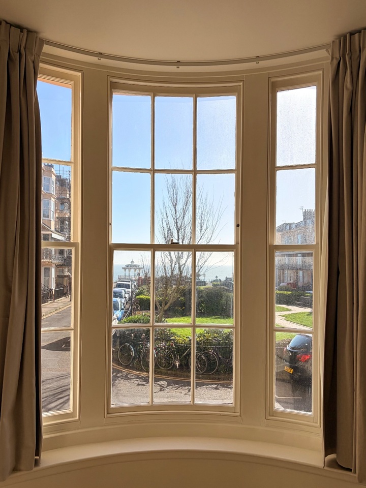 1 Bed Flat, Bedford Square, BN1, N1 7GU