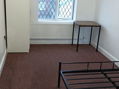 Room in a Shared House, Brooke Street, DY2