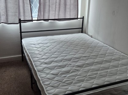 Room in a Shared House, Brooke Street, DY2